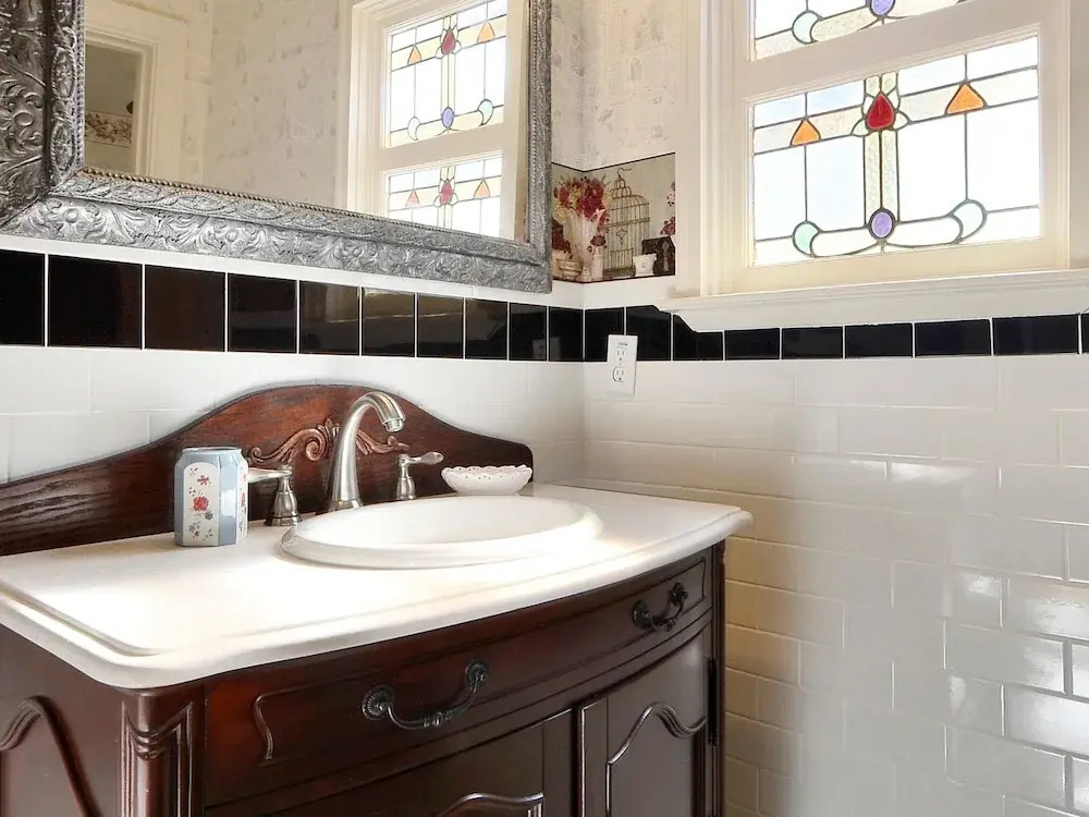 2BR 2BA Remodeled South Austin Cottage by RedAwning