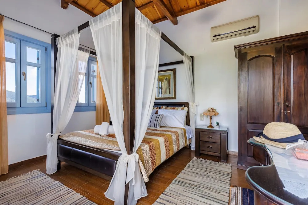 Villa Avaton With Magnificent sea View and Skopelos Town