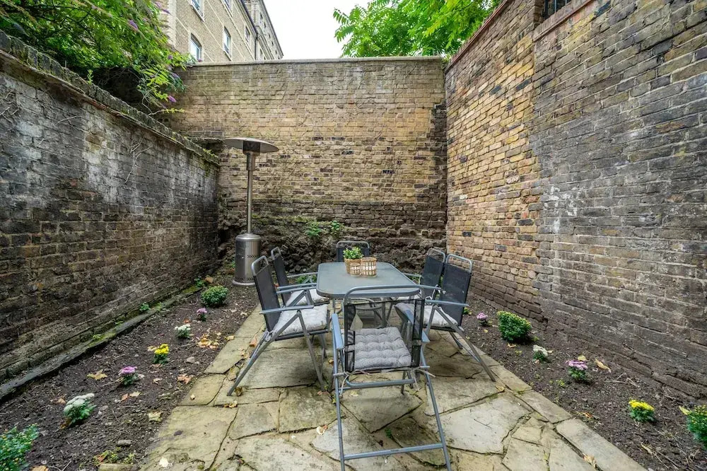 Russell Sq Suite 2 Bed Apartment