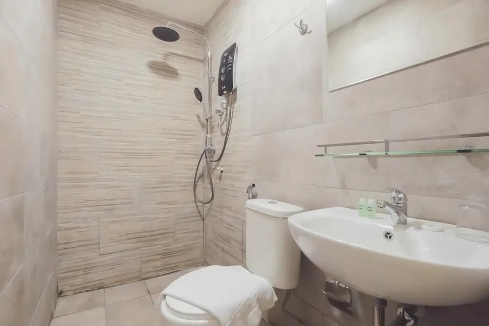 Kiara Inn by KL Suites