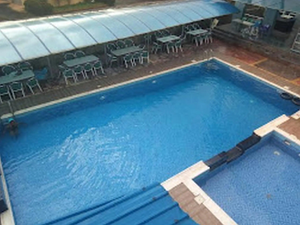 Ozom Hotel