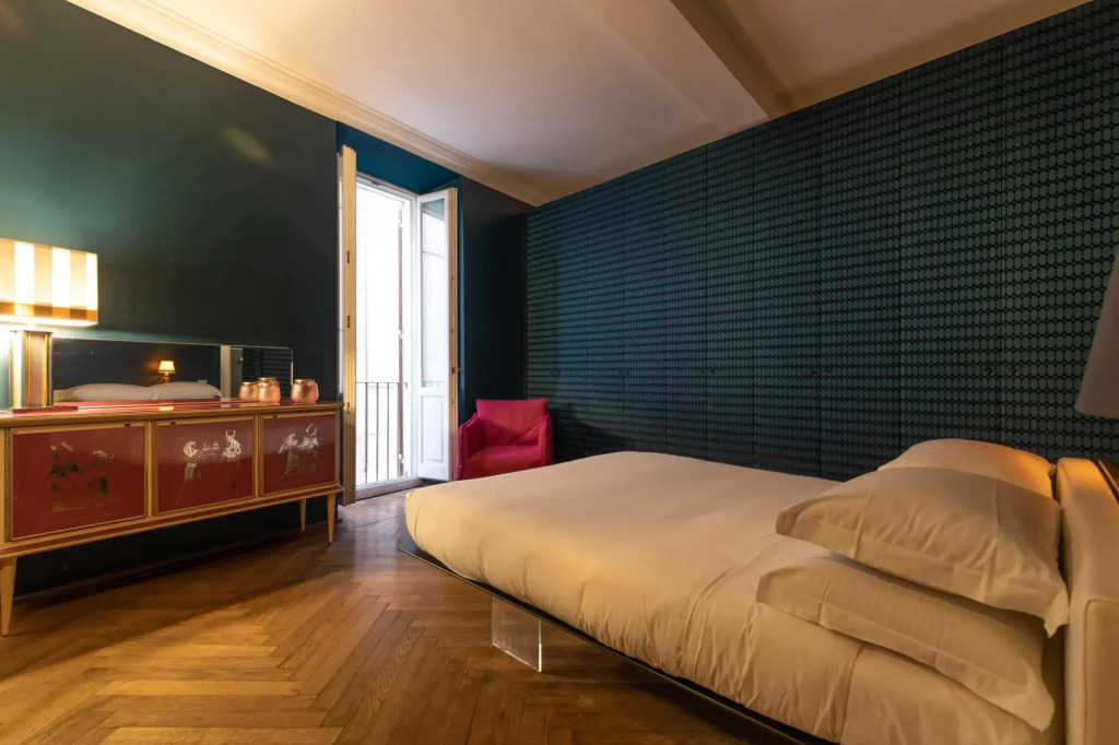 Chic And Style In Historical Via Giulia