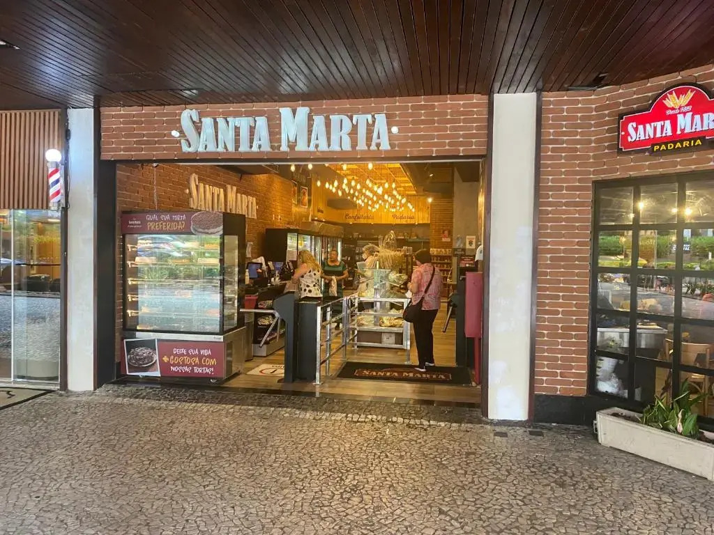 Apartamento em Condominio na Beira da Praia da Barra da Tijuca