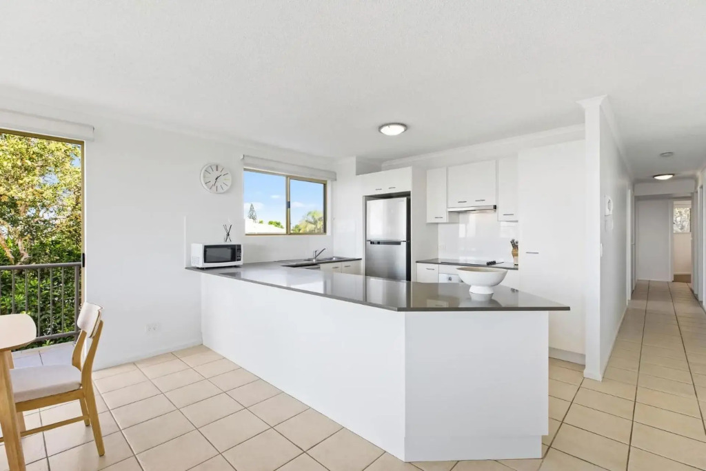6 Pacific Outlook Modern unit with lovely Ocean Views Pool in Complex Walk to Beach