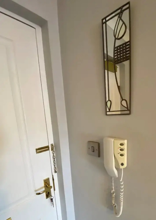 NEW Super 2 Bedroom Flat in Falkirk