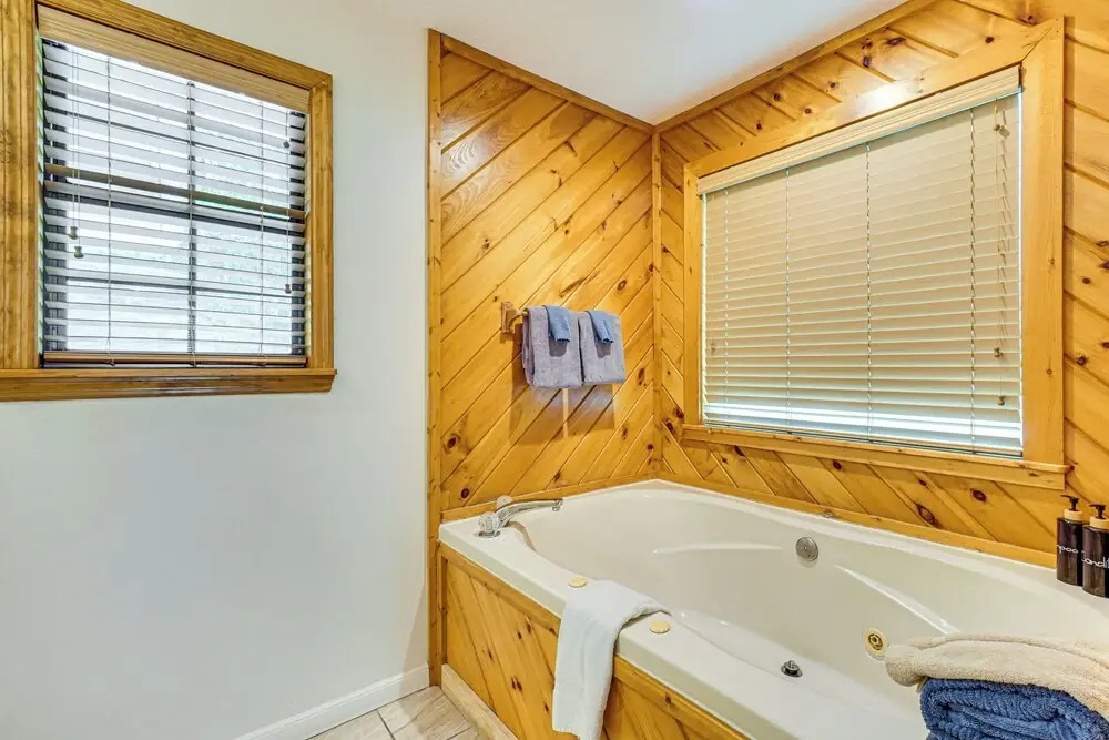 Hot Tub & Deck: Woodsy Sevierville Cabin