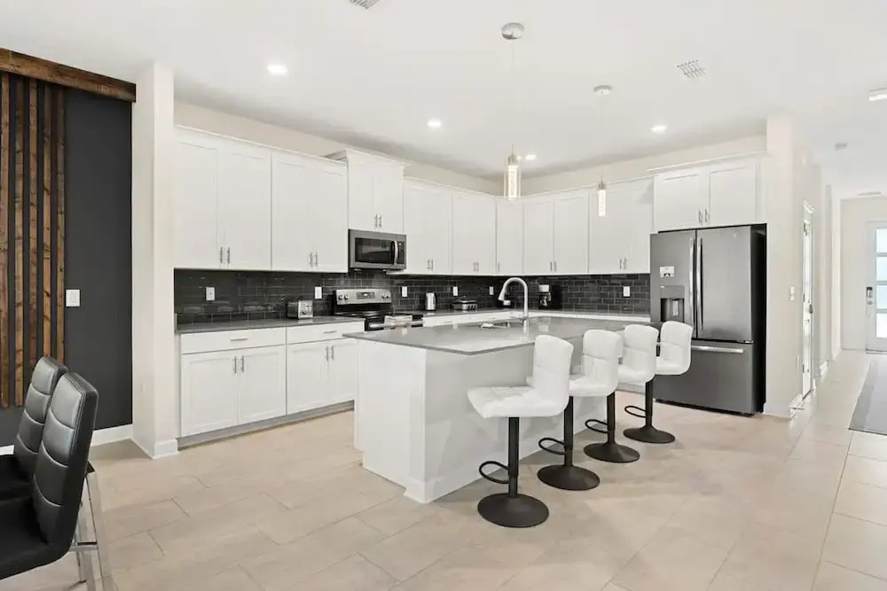 Sophisticated 6BR at Storey Lake Sl2766