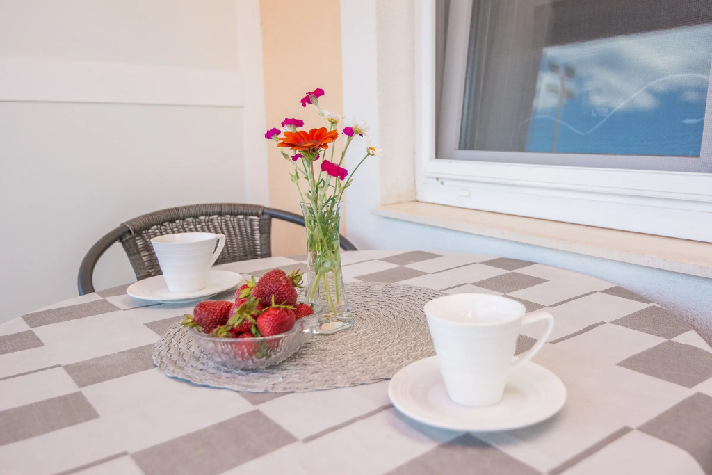 Beachfront Apartment Mira 1