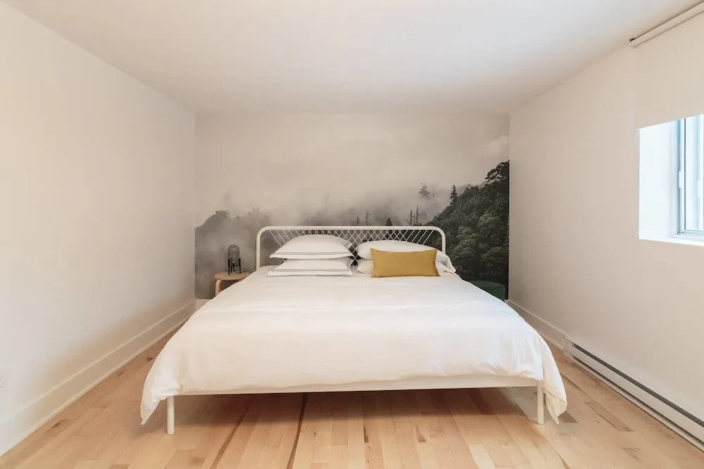 3 Br Luxury & Spacious Apartment in Little Italy
