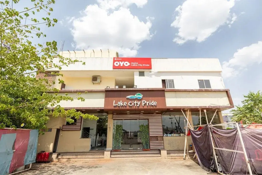 Oyo 40682 Hotel Lake City Pride