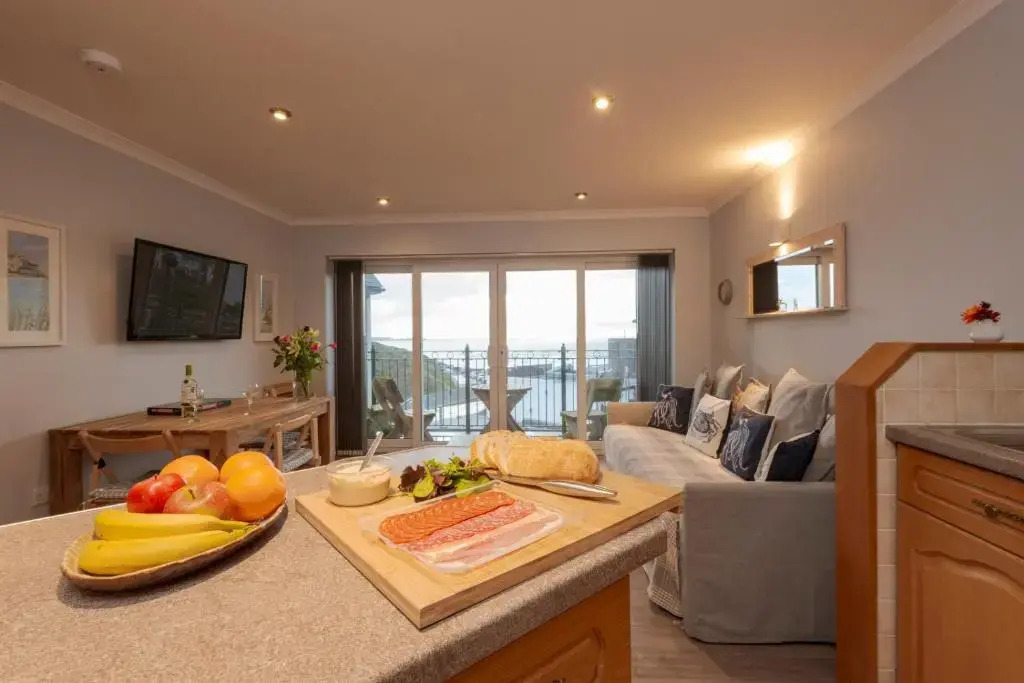 Beachcombers Apartments