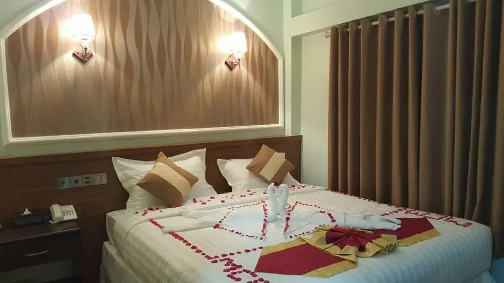 Mandalay Crown Motel