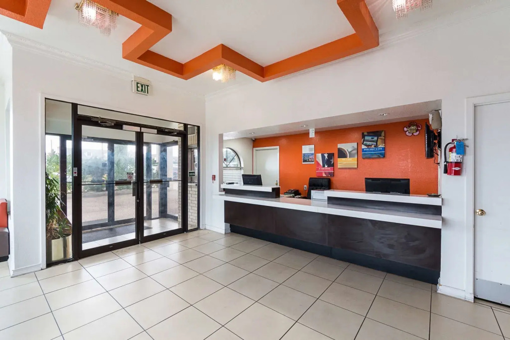 Motel 6-San Antonio, TX - Fiesta Trails