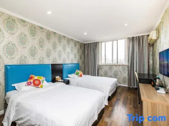No.5 Art Hotel