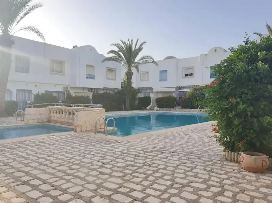 Joli duplex à Hammamet dans résidence avec piscine