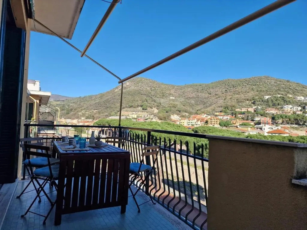 650 metri dal Mare - WiFi - Terrazzo - Piscina - A/C