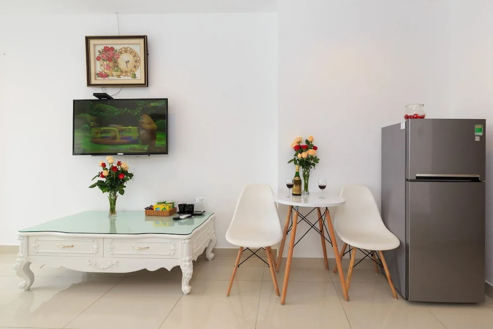 Le Hieu Apartment at Sky Center