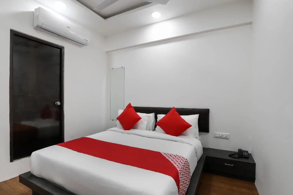 OYO 40139 Hotel Peradiot