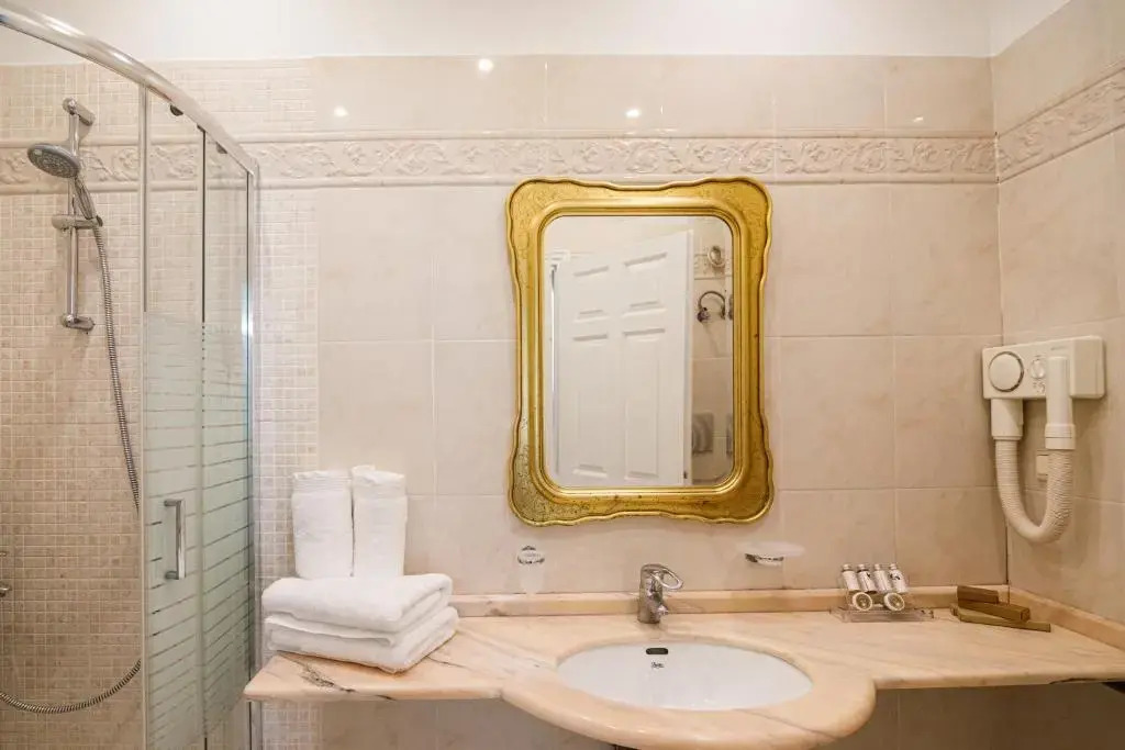 Palaiologos Luxury City Hotel