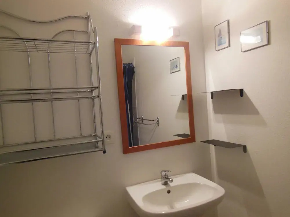 Lou Services Apartment H01 LSI 001