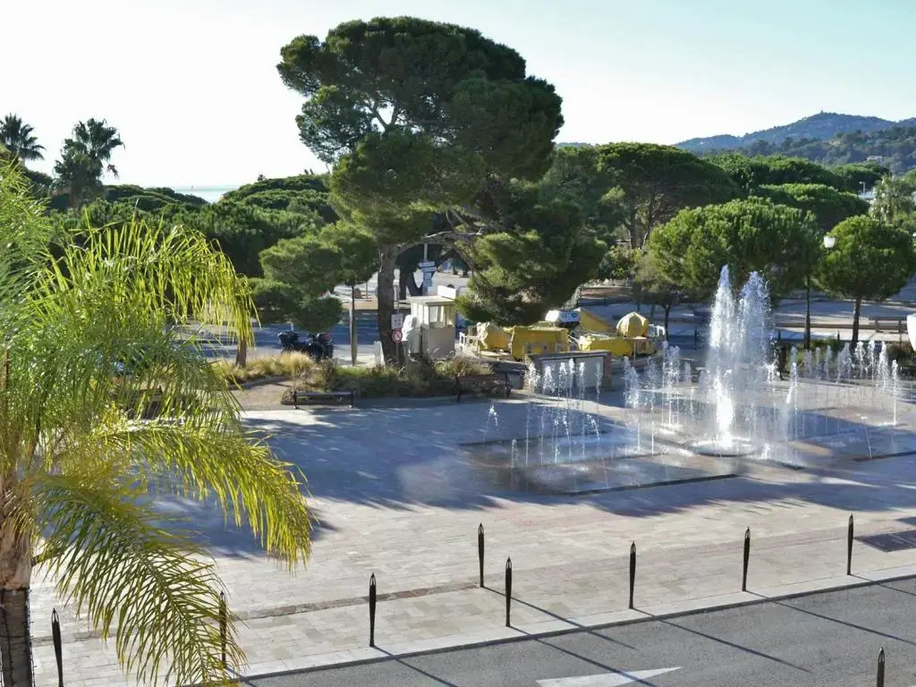 Appartement Bormes-les-Mimosas, 1 pièce, 2 personnes - FR-1-251-414