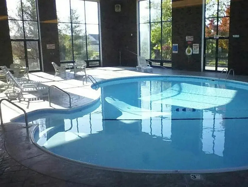 Branson Royal Inn & Suites