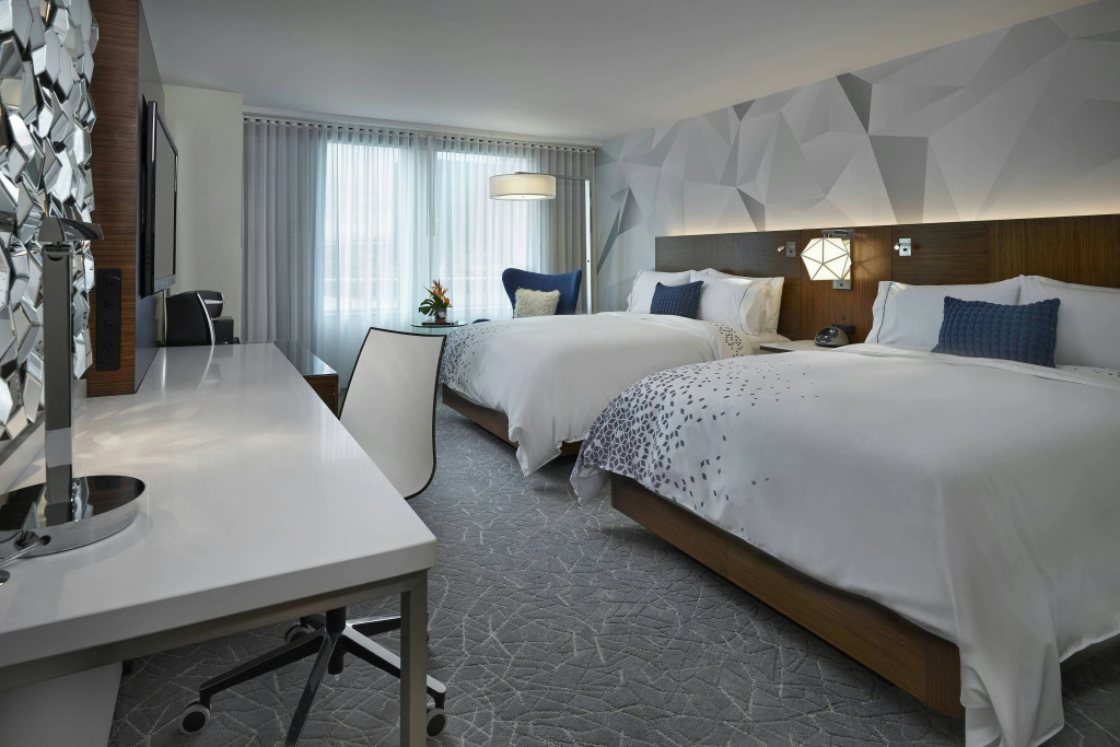 Renaissance Edmonton Airport Hotel