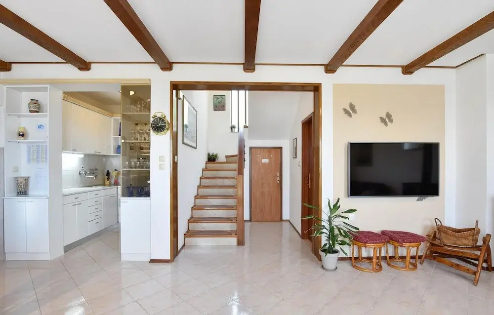 Amazing Home In Kastel Sucurac