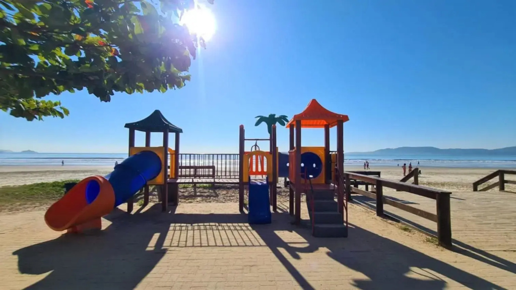 Cobertura 3 quartos com ar excelente vista mar! 80 metros do mar - Meia Praia - Itapema