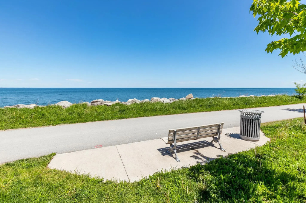 Simply Comfort. Shoreview Place Apartments