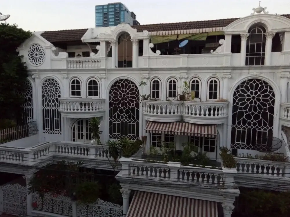 Ekkamai Happy Villa