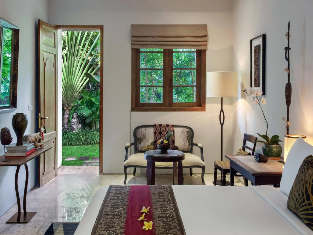 Room & Vespa 3 - Relaxing Stay Center Seminyak