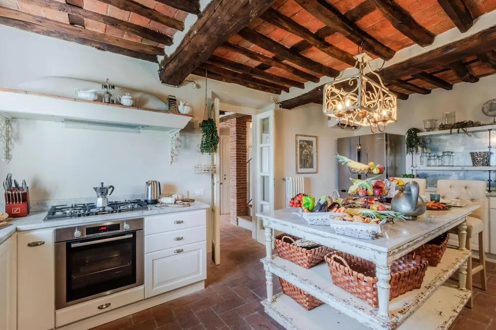Villa Lina in Lucca With 4 Bedrooms and 3 Bathrooms