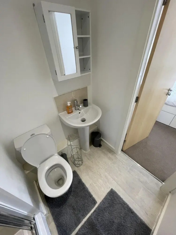 Modern 2-Bed Apartment in the heart of Salford Quays