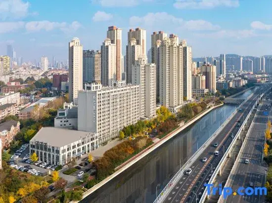 Cloud Four Seasons Prestige Hotel (Dalian Xixi Road Subway Station Branch)