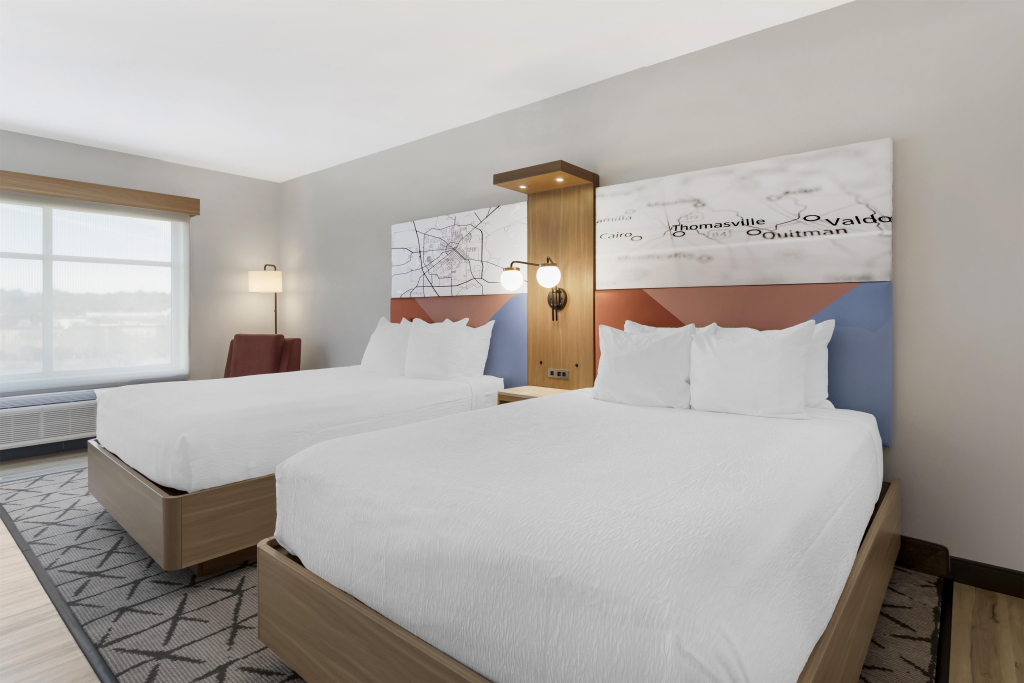 Best Western Plus Rose City Conference Center Inn
