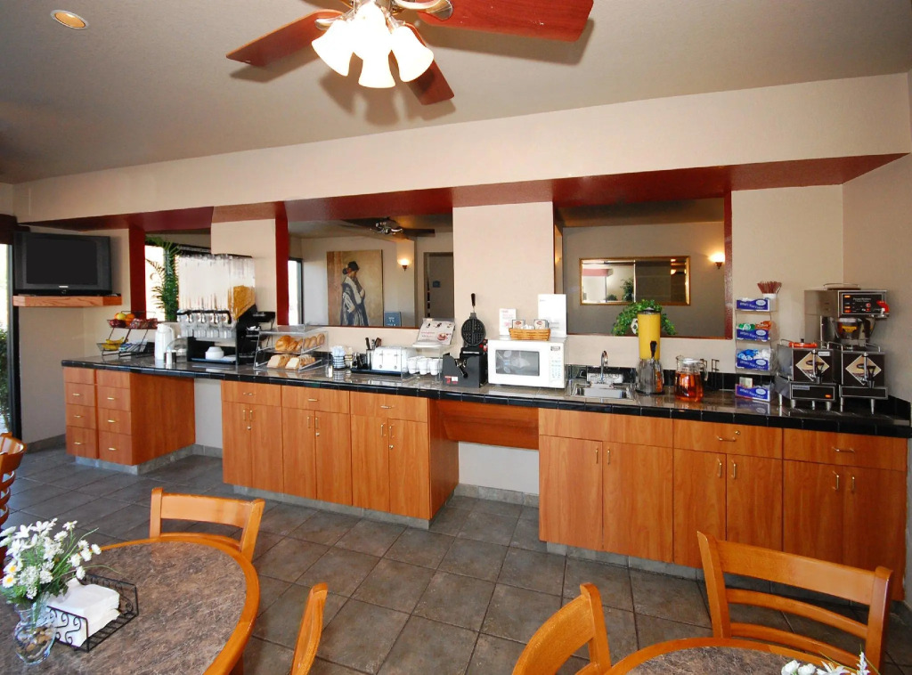 Catalina Inn