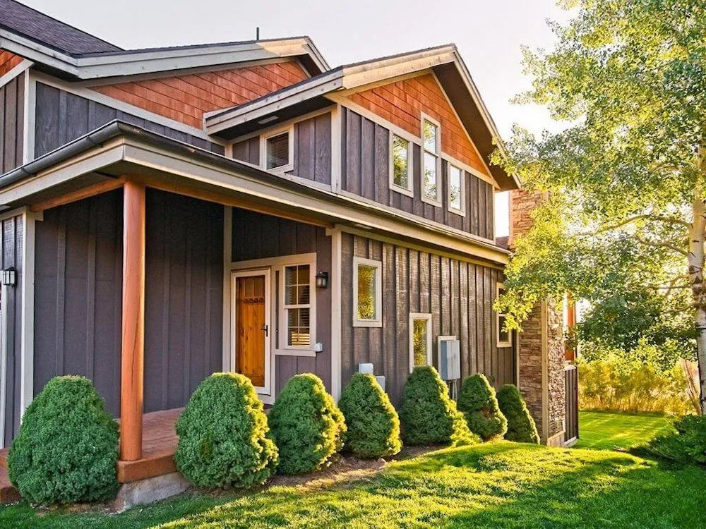5500 Cross Country Way Townhouse