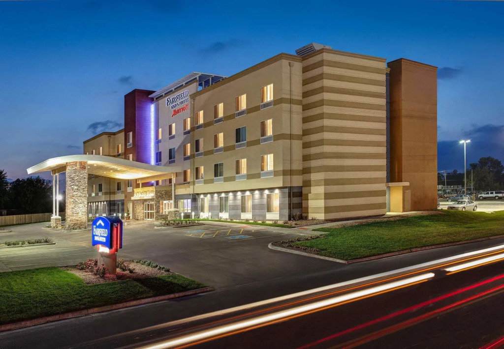 Fairfield Inn and Suites Hutchinson