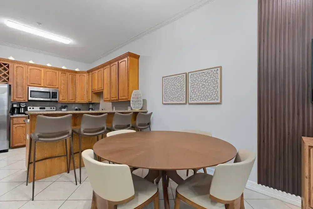 Modern Ground flr Condo 1/2 Block to Beach w Pool!