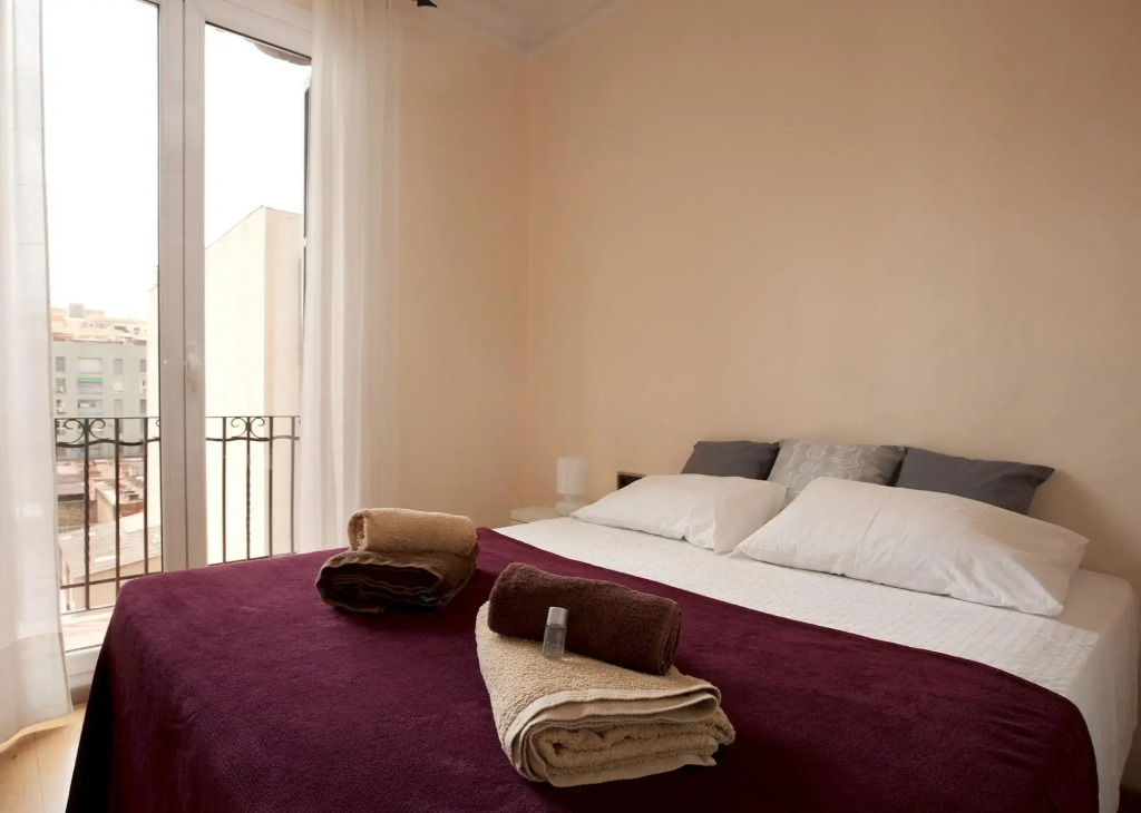 DONNA · Donna's Residence · Low-priced, Super Reviewed Apartment