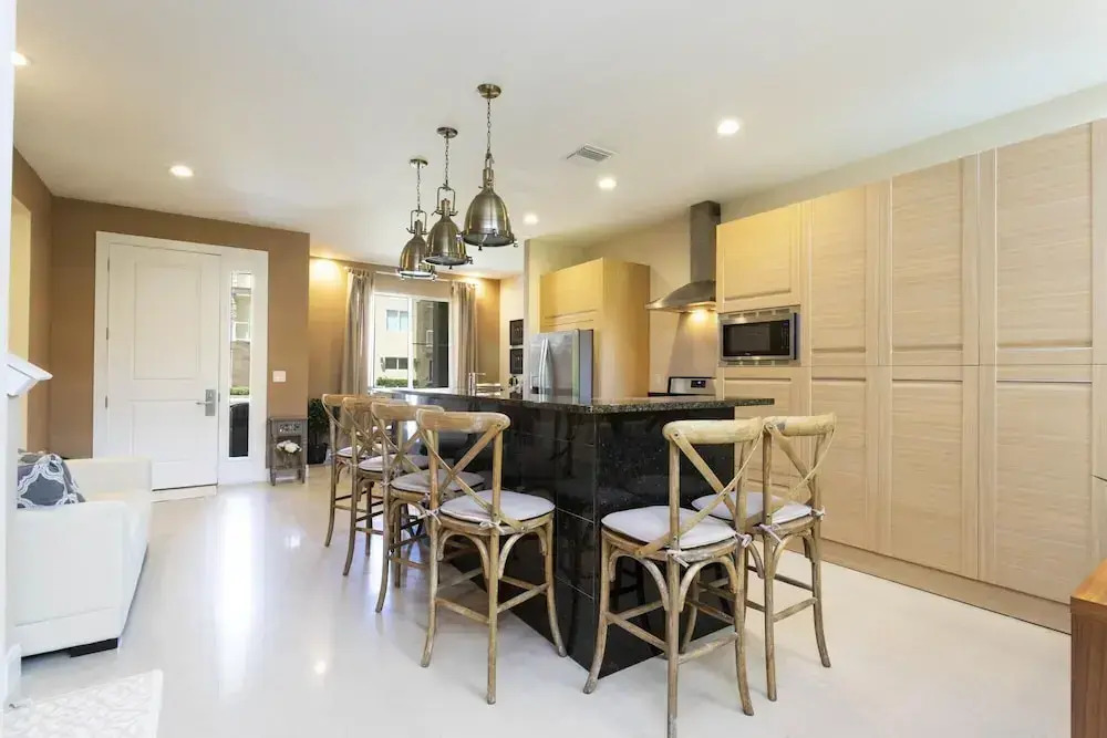 Gorgeous 4Bd Close to Disney @ Magic Village 7646