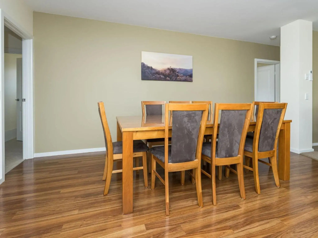 WOODLAND HEATH ESCAPE PET FRIENDLY WIFI AND LINEN Inc