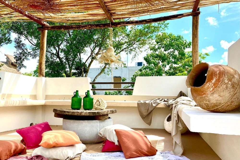 Awesome jungle villa with pool La Veleta