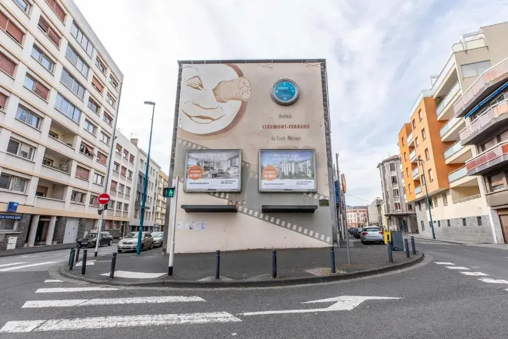 F2 Court Metrage Centre Ville Clermont-Fd