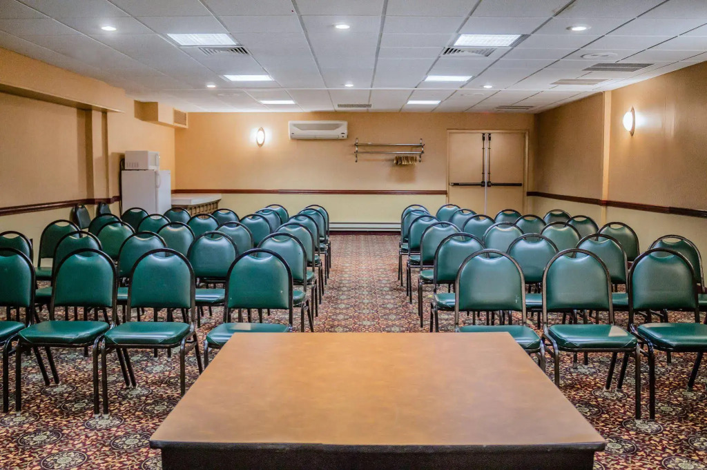 Quality Inn & Suites Green Bay Downtown