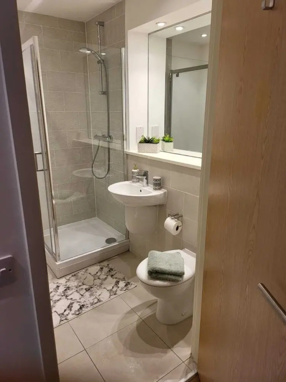 Brand new Luxury 2-bed Flat With Stunning Views