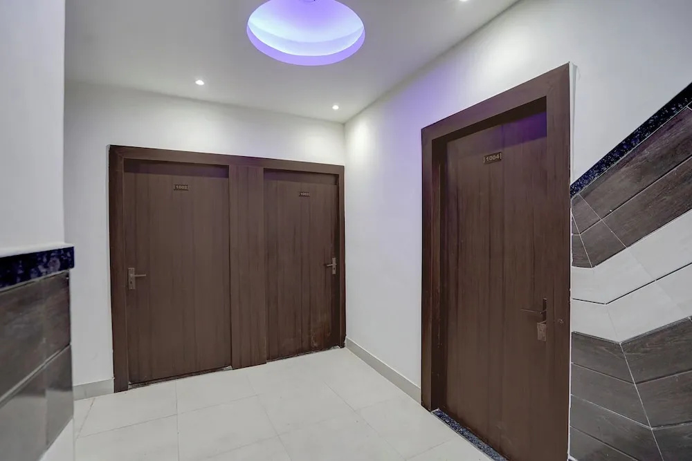 FabHotel Ivory Loft