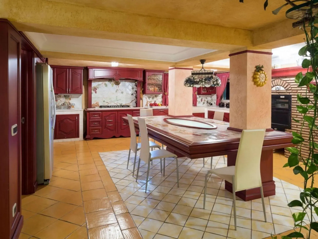 Luxurious villa with pool and wellness area at 2 km from the beach-VILLA DEL DRAGO