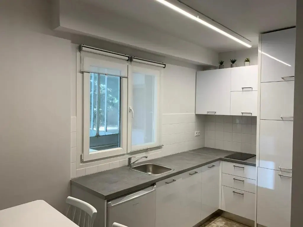 Renovated apartment in Kifissia Center near Metro G25